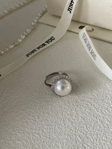Elegant Mabe Pearl Ring