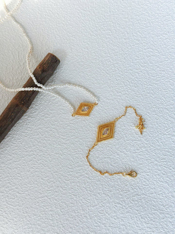 Golden Eye Pearl Necklace