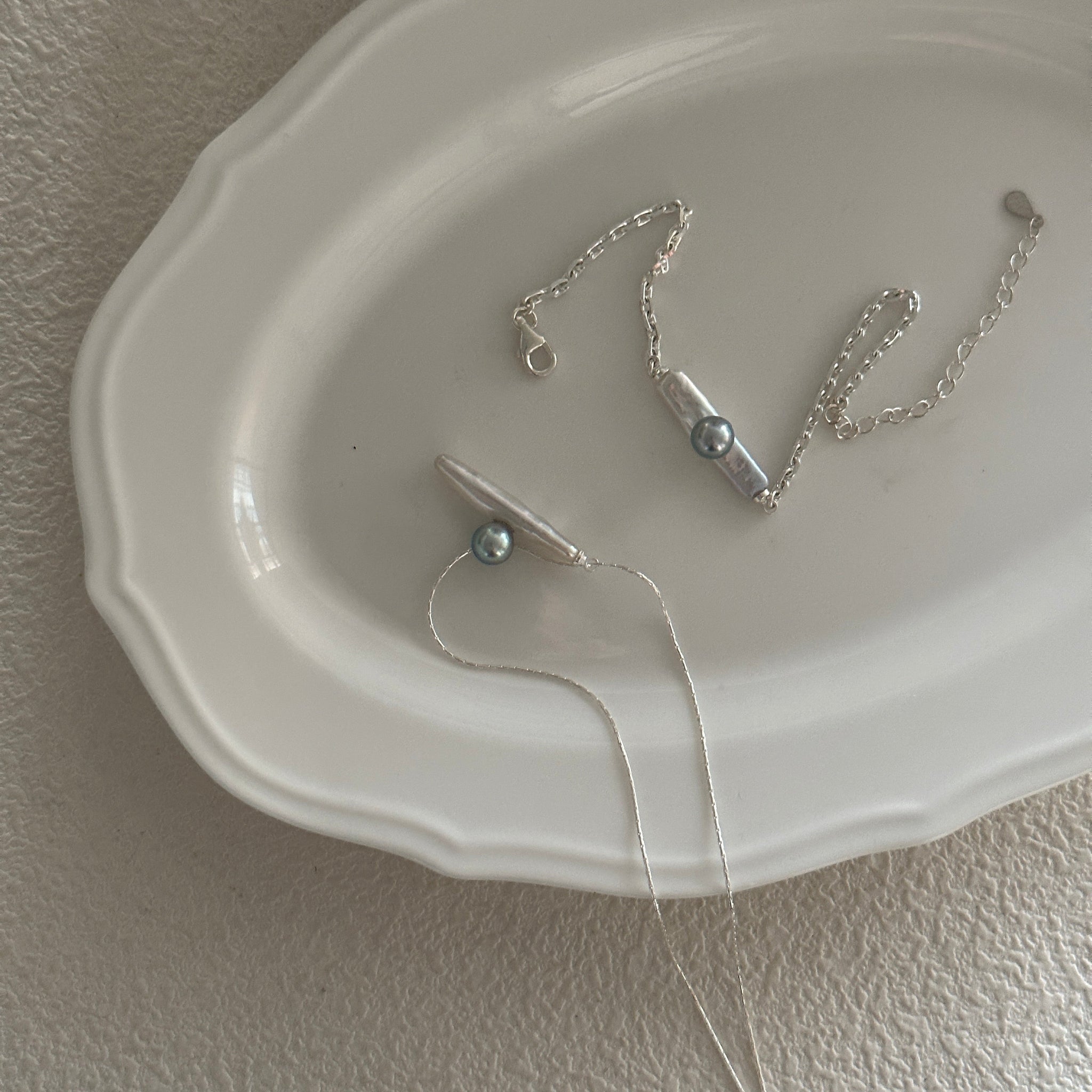 Ultra-Minimalist Line Madama Akoya Bracelet
