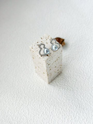 Akoya Pearl Gourd Studs · Sterling Silver