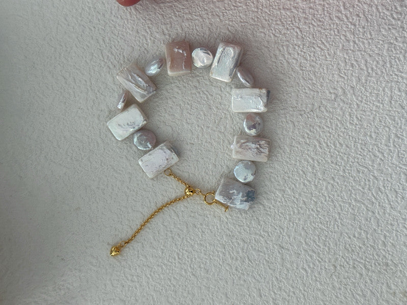 Golden Tide – Geometric Freshwater Pearl Bracelet