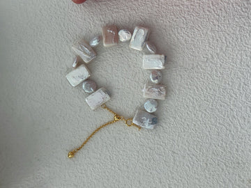 Golden Tide – Geometric Freshwater Pearl Bracelet