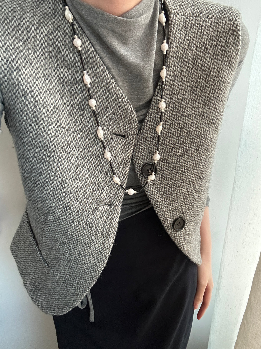 Black Onyx and Edison Pearl Sweater Chain